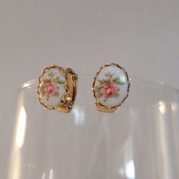 Vintage Gold Tone Porcelain Pink Rose Clip On Earrings - Picture 4 of 5